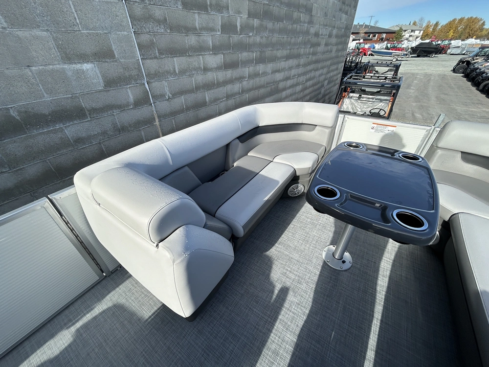 2025 Princecraft Vectra 23 Rl Pearl Tri-toon 150xl alt