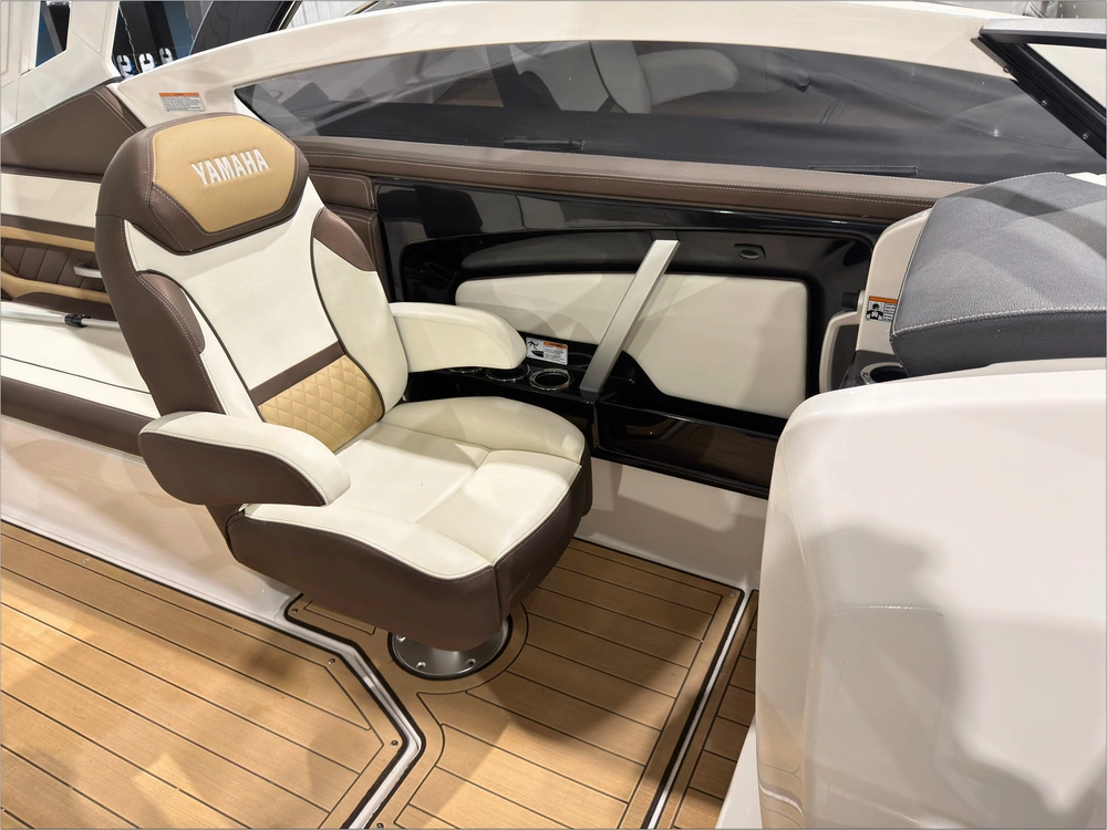 2021 Yamaha 275sd No Luxury Tax* alt