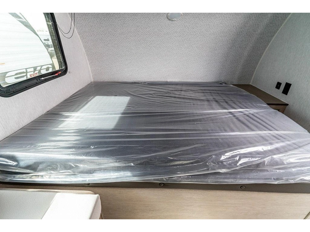 2024 Forest River Stealth Evo 176bhle alt