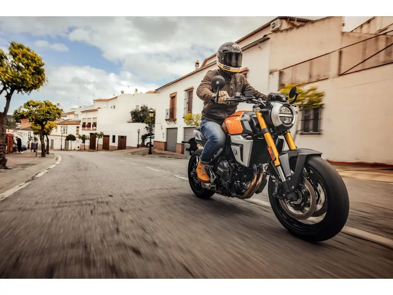 2026 Suzuki GSX-8T ( 800 CC ) PRE-COMMANDE