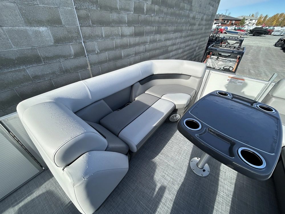 2025 Princecraft Vectra 23 Rl Pearl Tri-toon 150xl alt