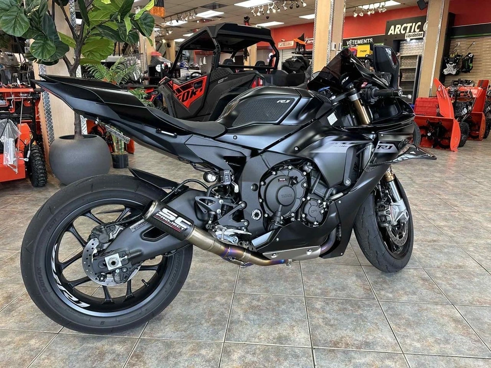 2025 Yamaha Yzf-r1 alt
