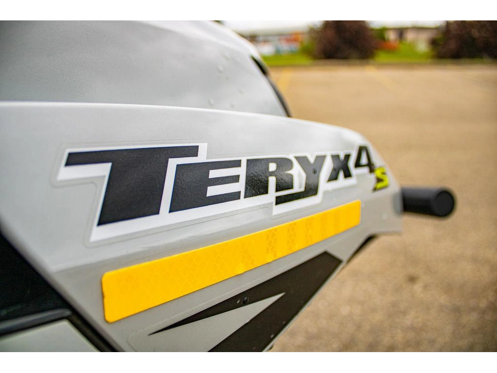 2025 Kawasaki Teryx4 S Le alt
