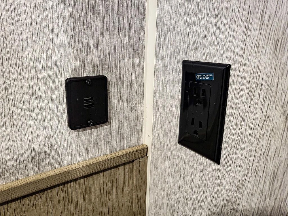 2023 Forest River Evo 180ss alt