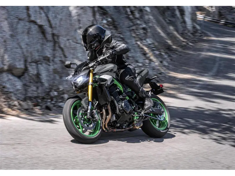2026 Kawasaki Z900 SE PRE-COMMANDE