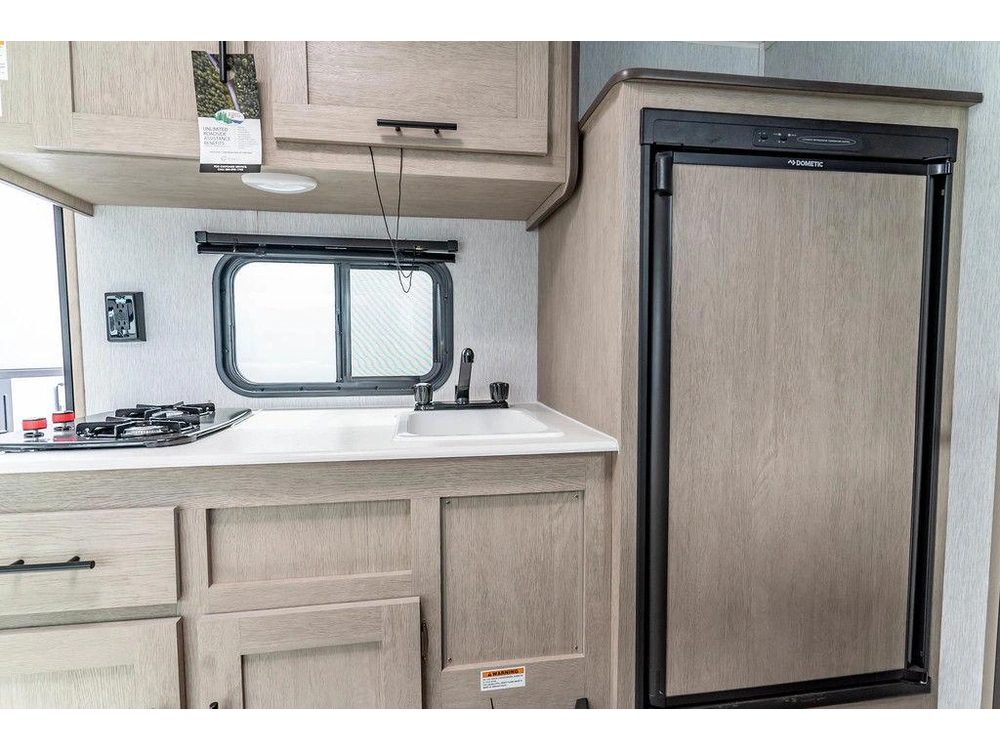 2024 Forest River Stealth Evo 176bhle alt