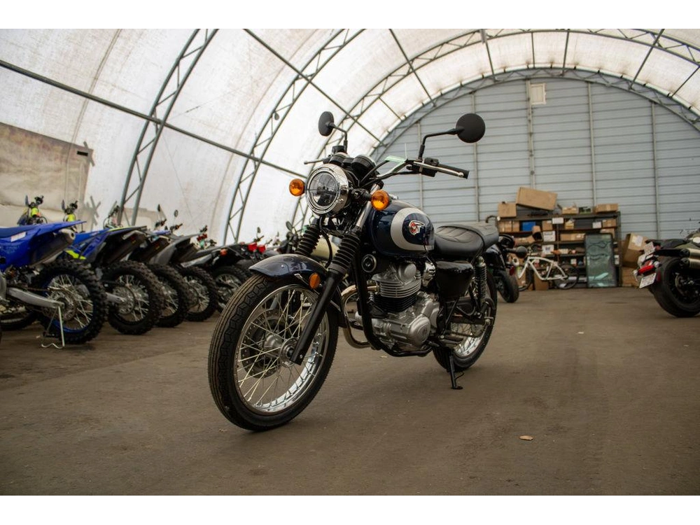 2025 Kawasaki W230 alt