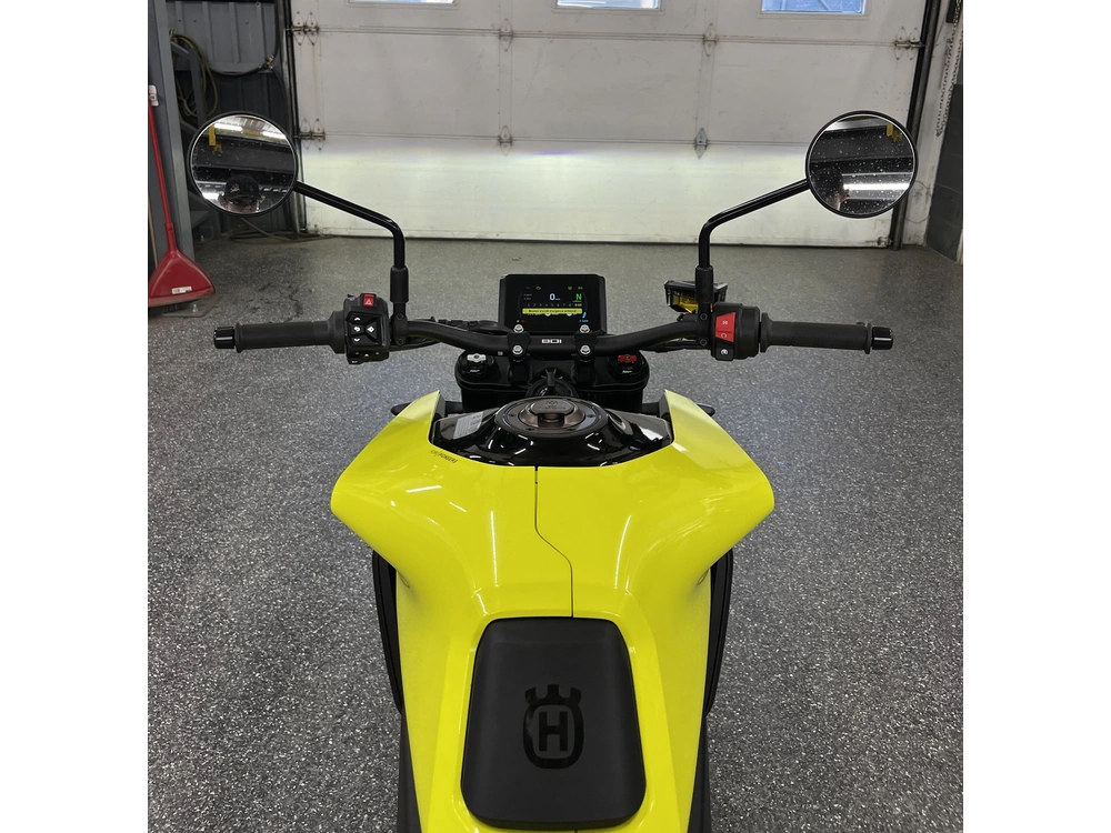 Husqvarna Vitpilen 8 2025 alt