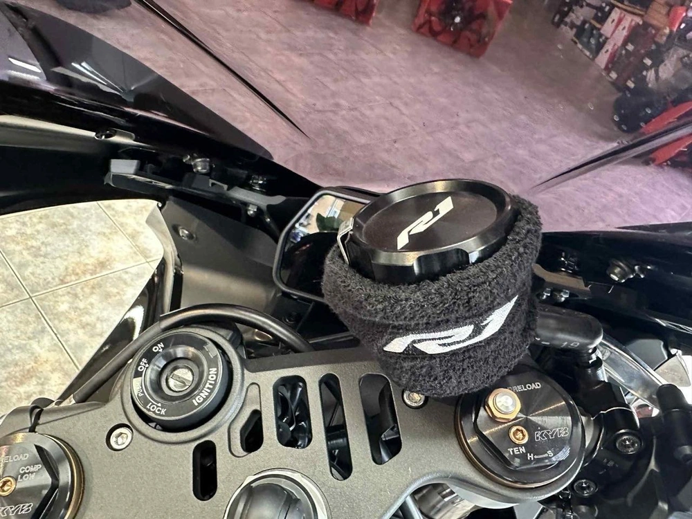 2025 Yamaha Yzf-r1 alt