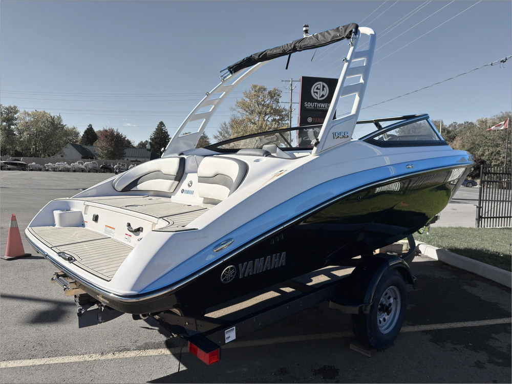 2025 Yamaha 195s - Demo -low Hours alt