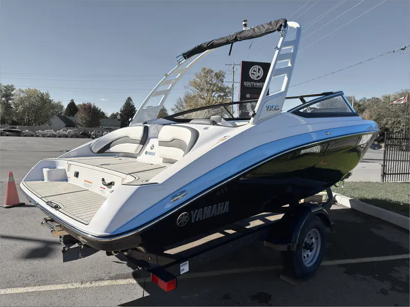 Yamaha 195S 2025