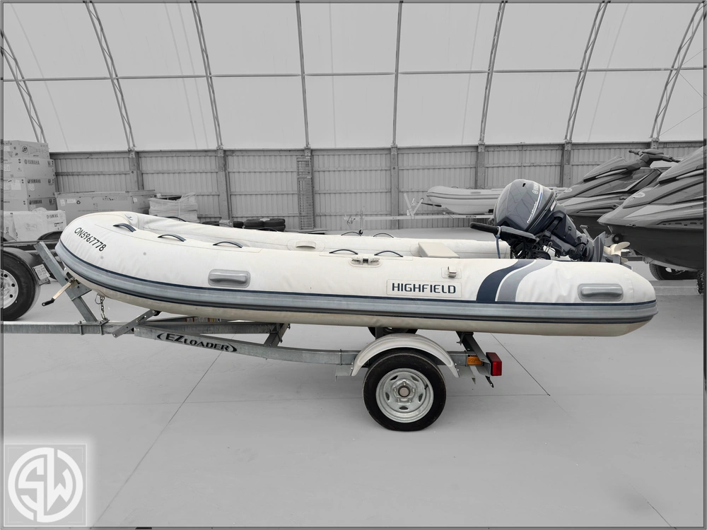 2015 Highfield Cl380 alt