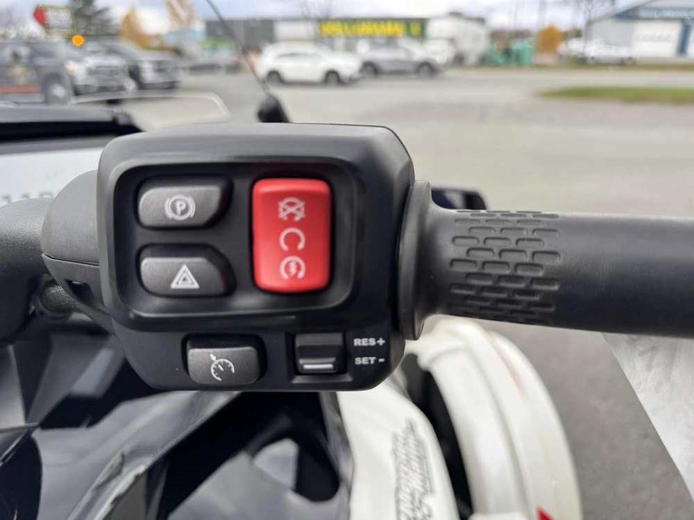 Can-am F3-t 2025 alt