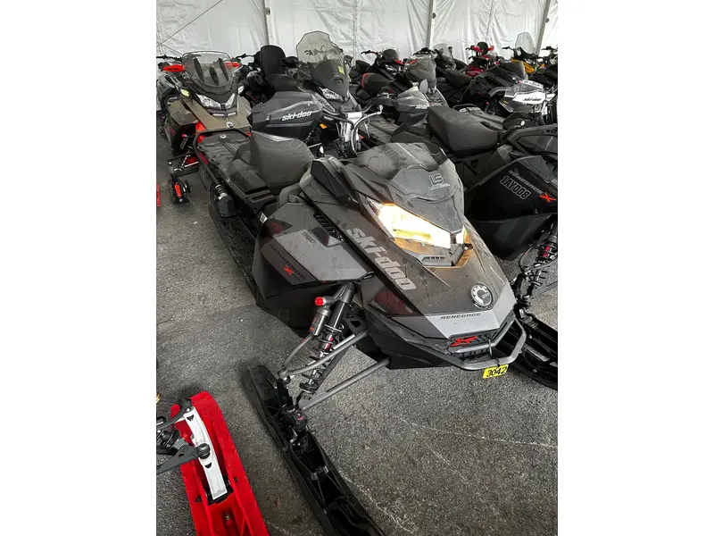 2021 Ski-Doo RENEGADE X-RS 850