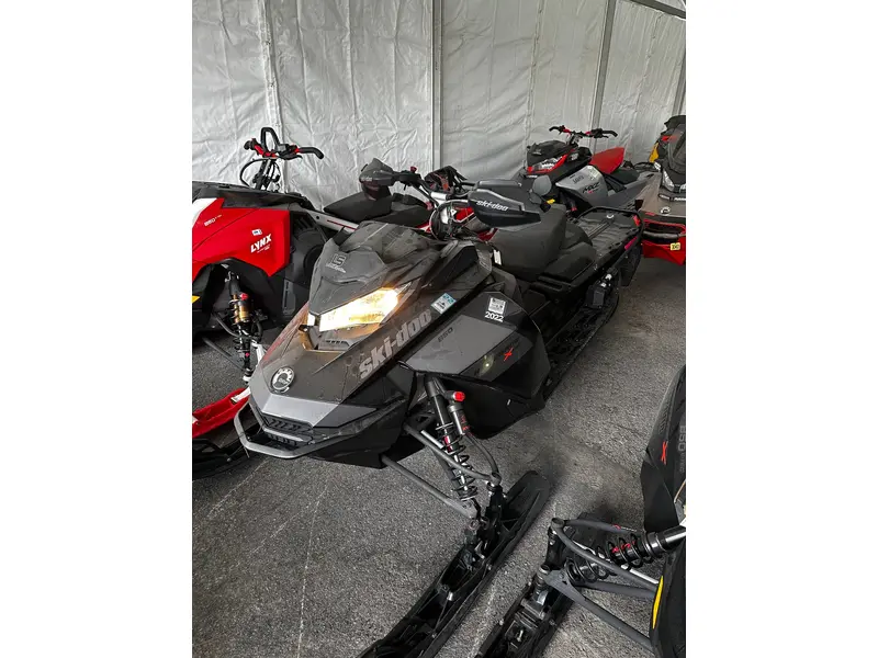 2021 Ski-Doo RENEGADE X-RS 850