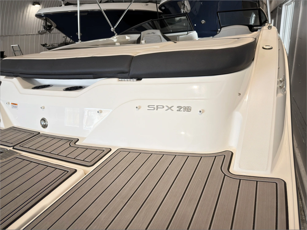 2024 Sea Ray Spx 210 No Luxury Tax* alt