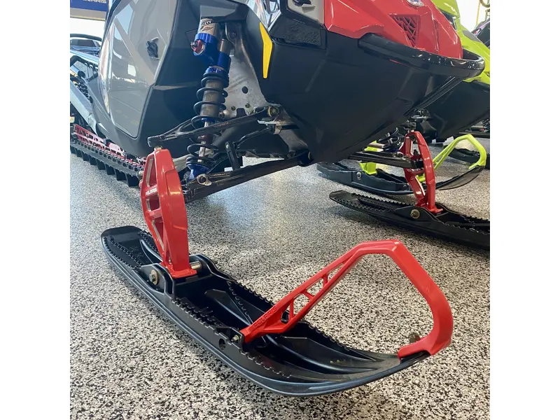 2025 Polaris 850 RMK KHAOS 165