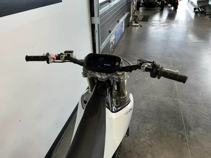 2024 Stark Future MX thumbnail 4