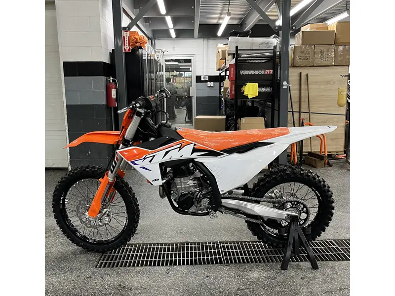 2024 KTM 450 SX-F thumbnail 5