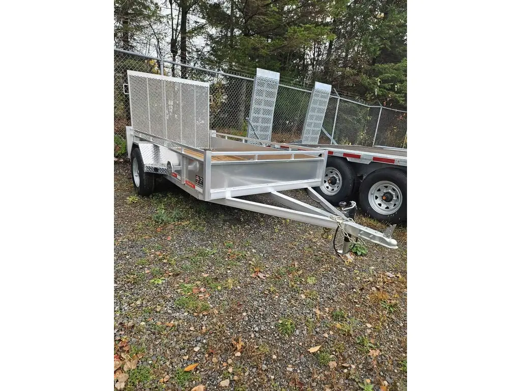 2025 Triumph AU2 5' X 10'