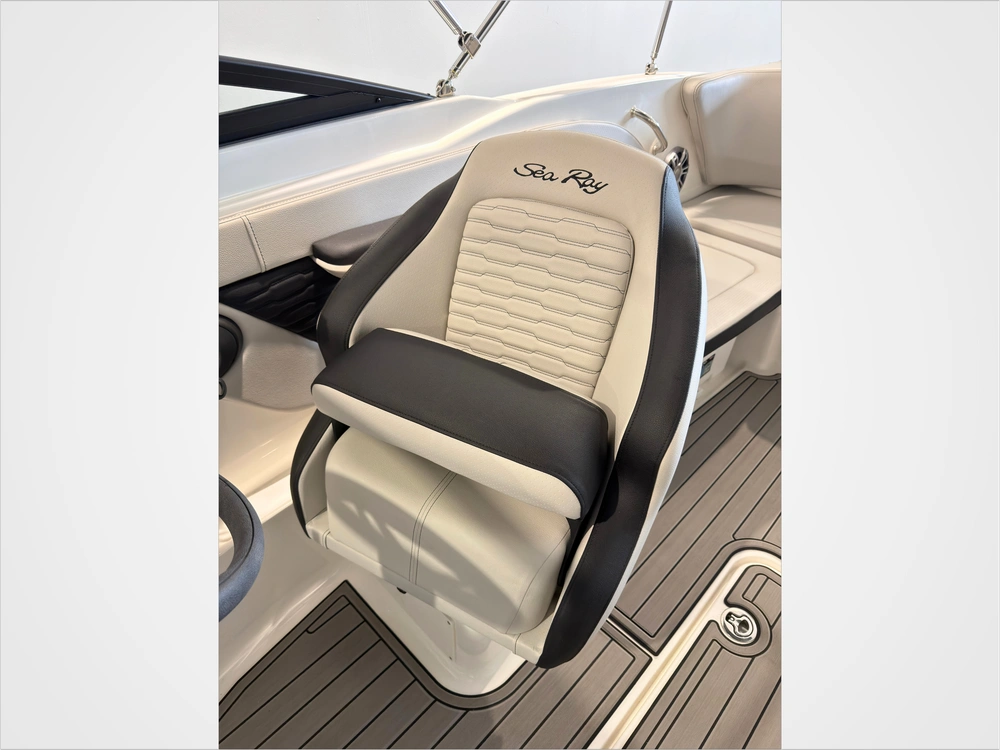 2024 Sea Ray Spx 210 No Luxury Tax* alt