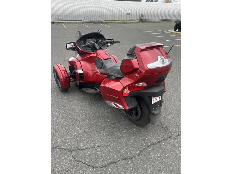 2015 Can-Am Spyder RTS