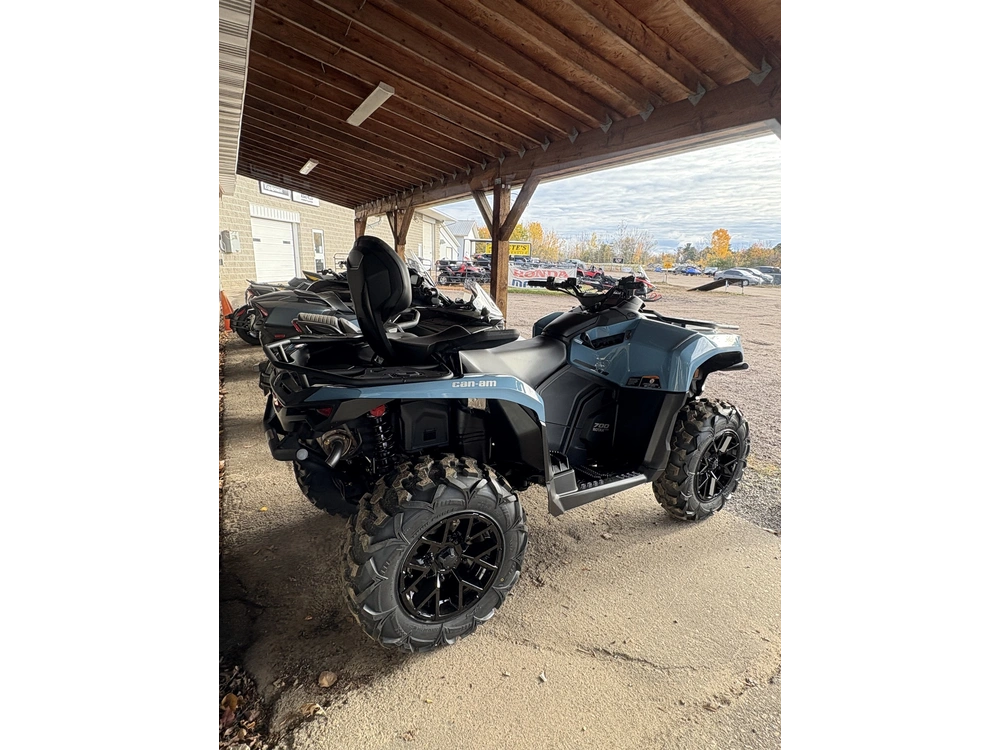 2026 Can-am Out Max Xt 700 alt
