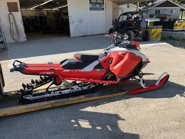 2020 Ski-doo Summit® X® W/expert 850 E-tec® Shot 154 - Lava Red alt