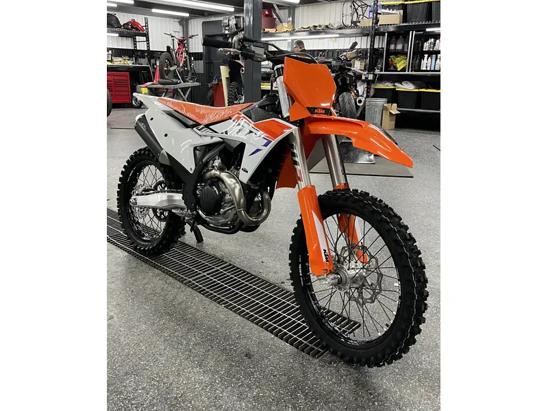 2024 KTM 450 SX-F thumbnail 8