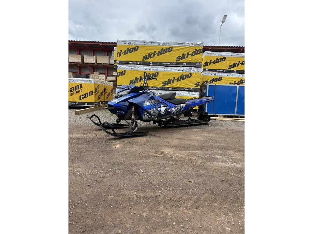 2018 Ski-Doo Summit SP 165 with Fox shocks