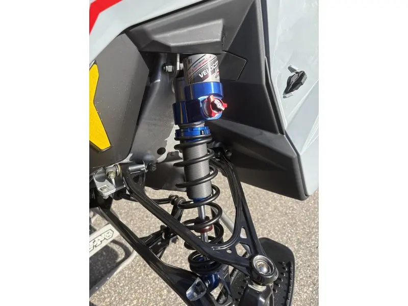 2025 Polaris 850 RMK KHAOS 155 - Storm Gray / INDY® Red