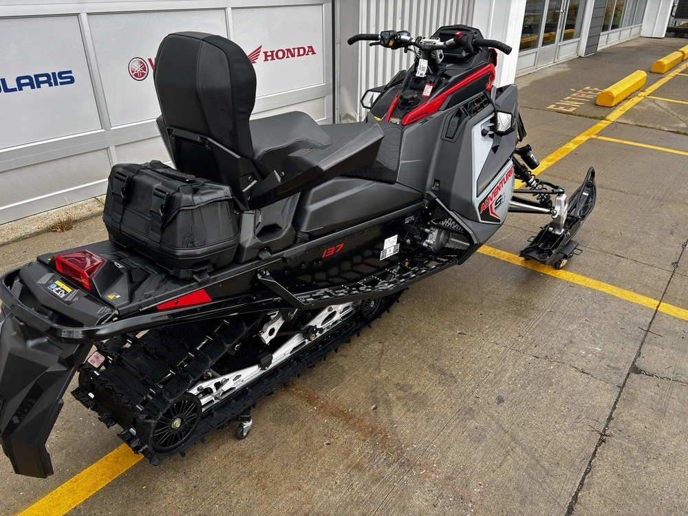 Polaris Prostar S4 Indy Adventure 137 2025 alt