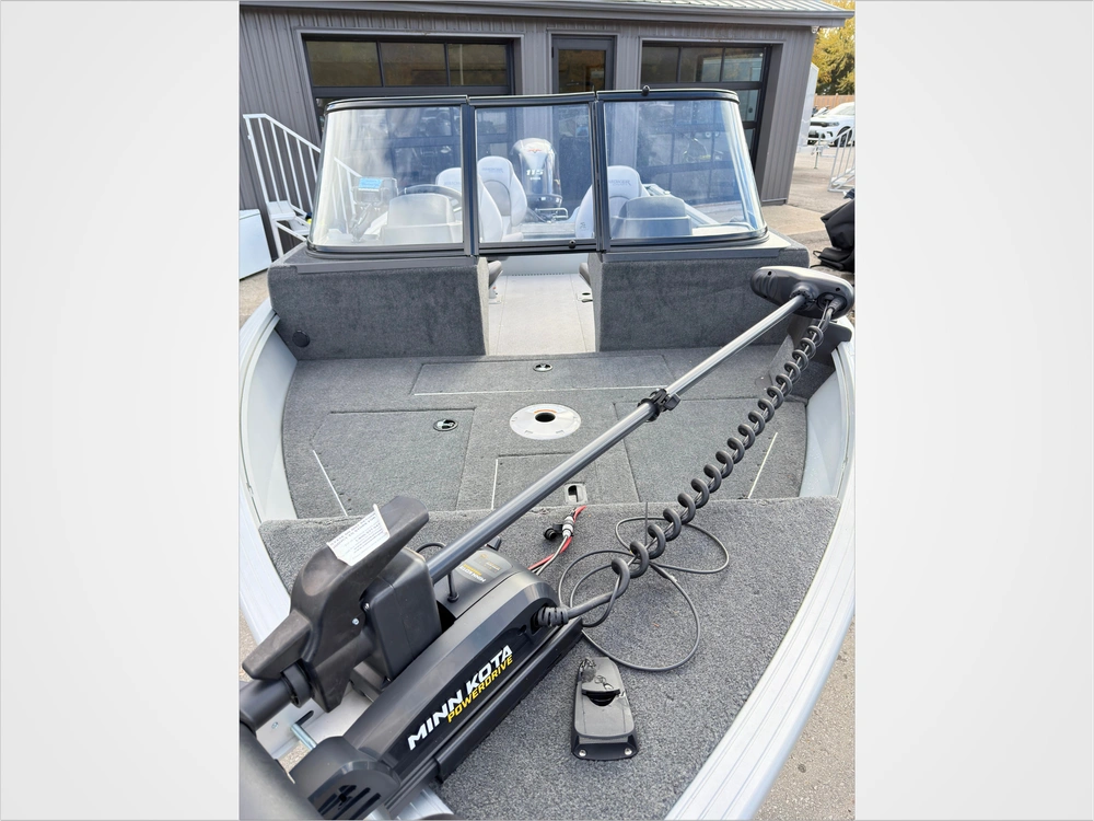 2023 Smoker-craft Excursion 176 Dc alt