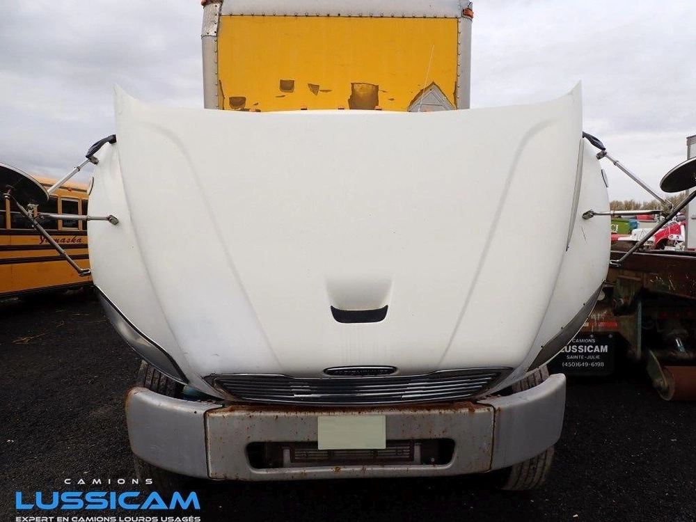 Freightliner M2-106 2013