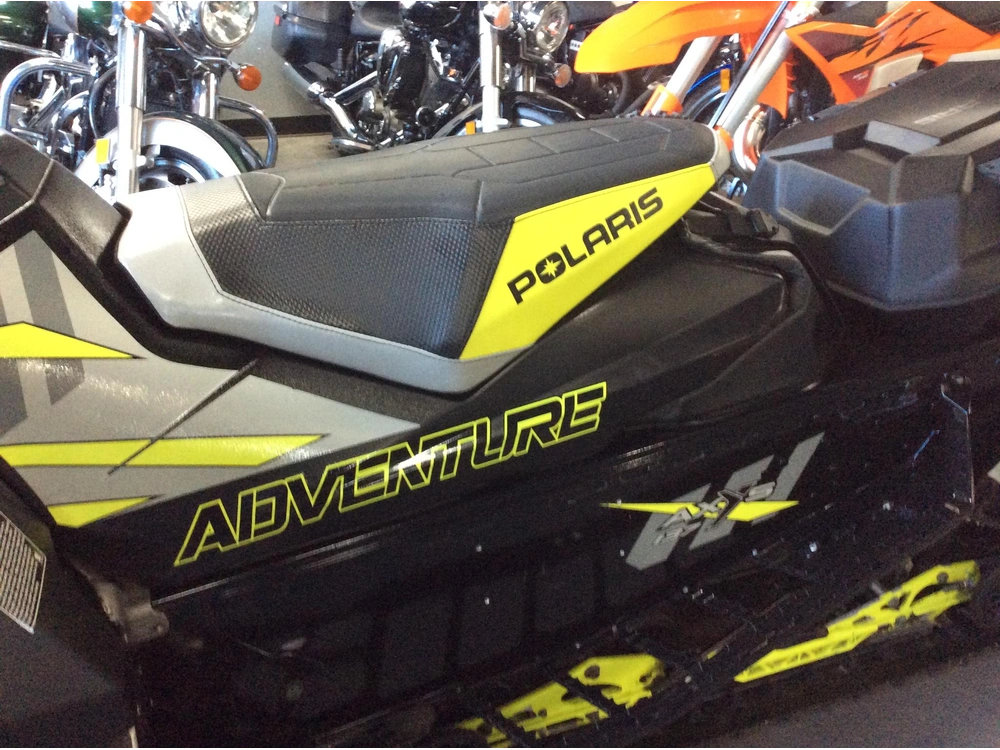 Polaris 800 Indy Adventure 137 2020 alt