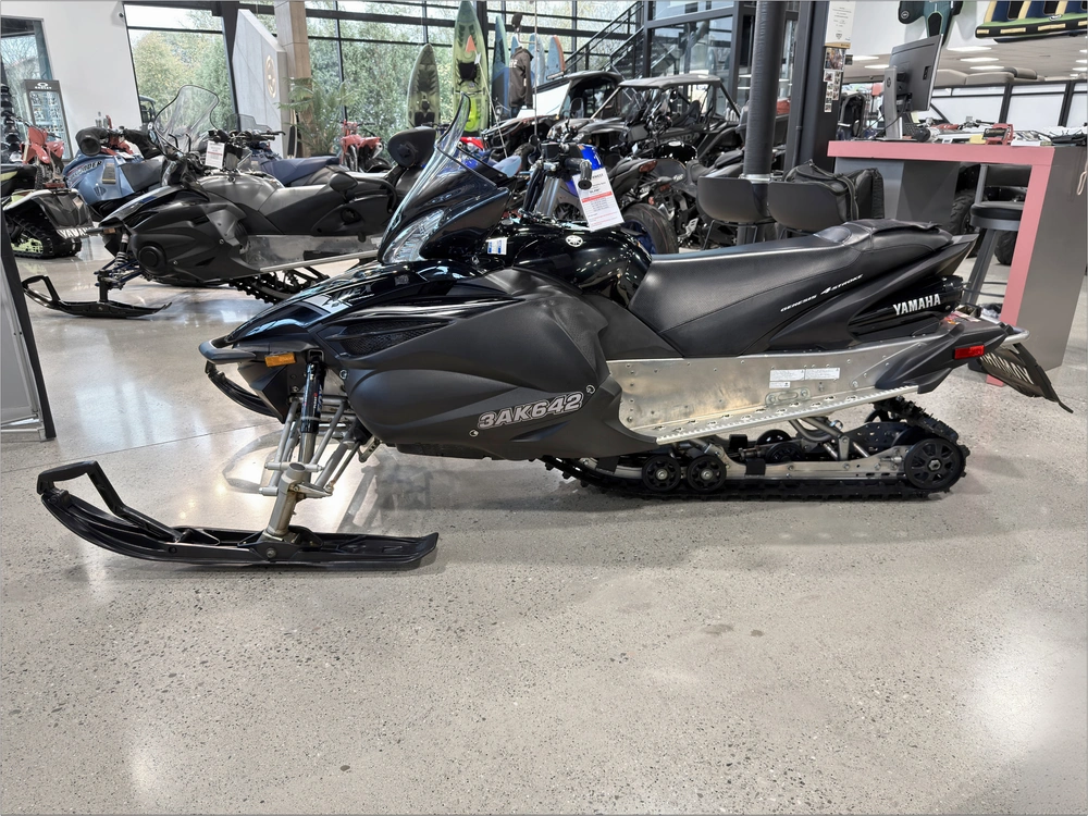 2012 Yamaha Apex alt