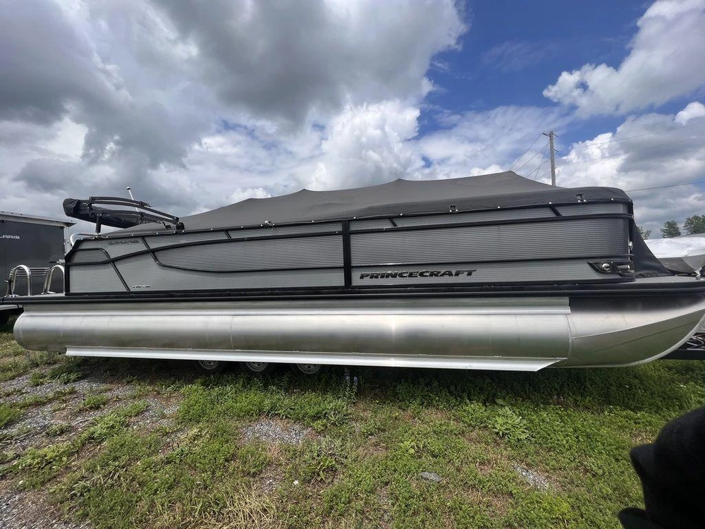 2023 Princecraft Quorum® 25 Rl alt