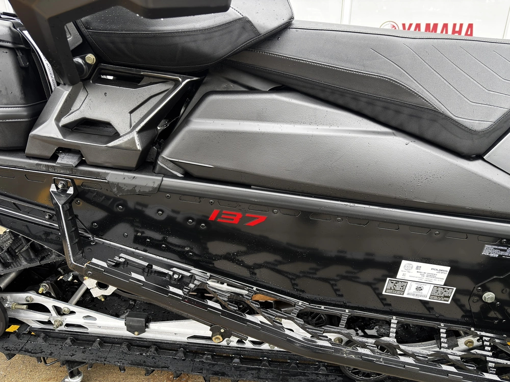 Polaris Prostar S4 Indy Adventure 137 2025 alt