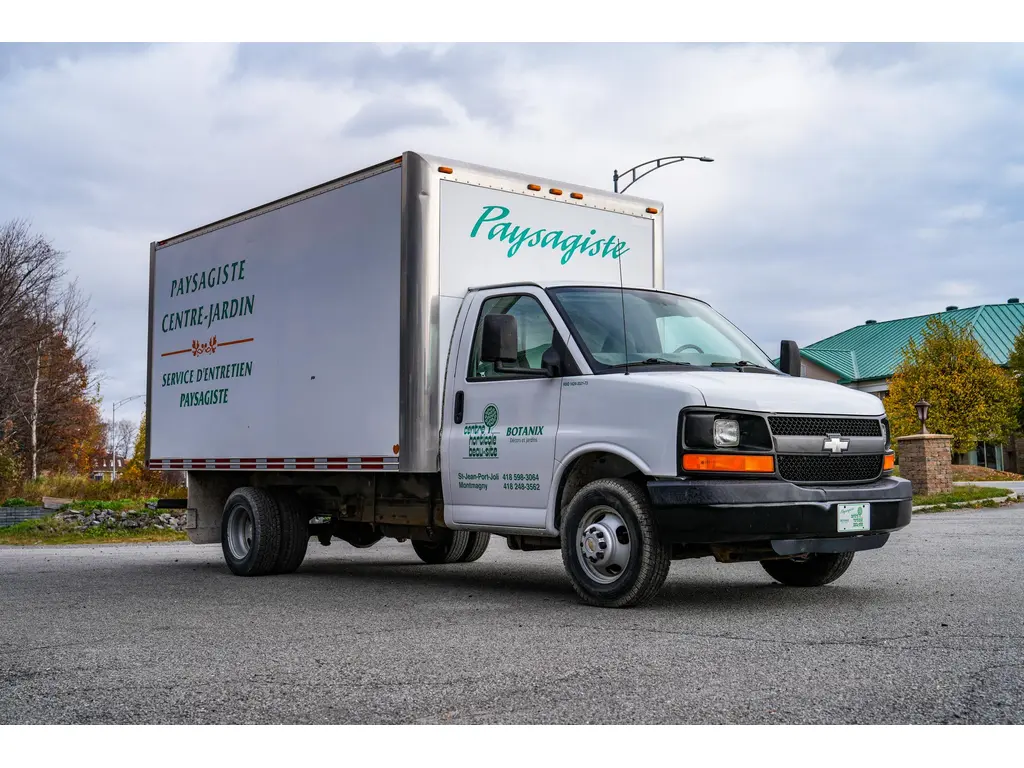 Chevrolet Express Box Truck 2005