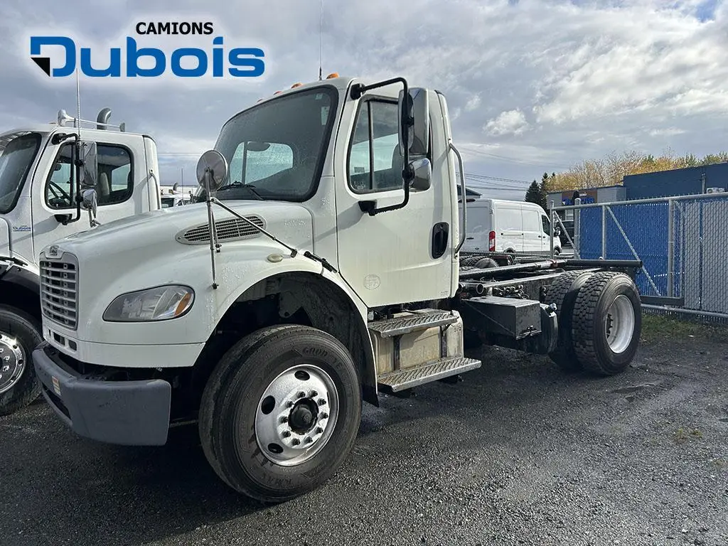 2019 Freightliner M2-106