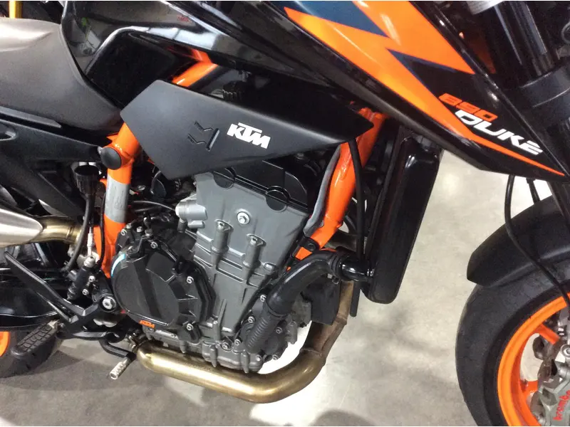 2023 KTM DUKE 890R thumbnail 4