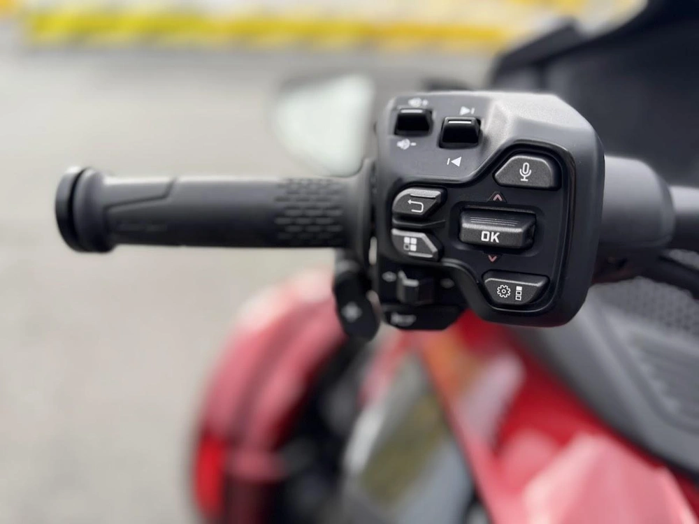 Can-am Rt Limited 2025 alt