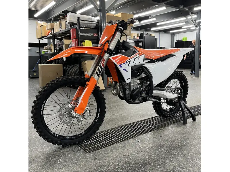 2024 KTM 450 SX-F thumbnail 6