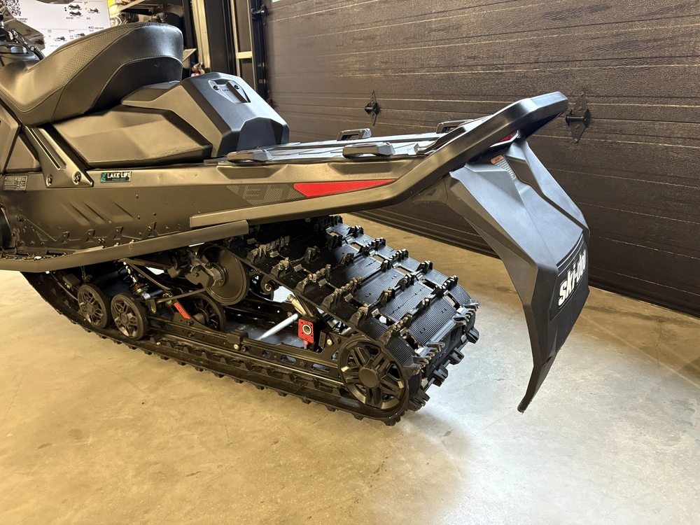 2025 Ski-doo Sm Ren Xrs 9tr Bk 137 1.2rs Sas Hub 25 900 Ace Turbo R 137 1.25 alt