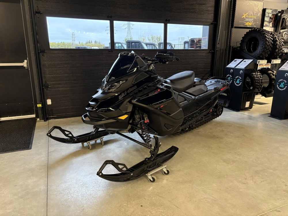 2025 Ski-doo Sm Ren Xrs 9tr Bk 137 1.2rs Sas Hub 25 900 Ace Turbo R 137 1.25 alt