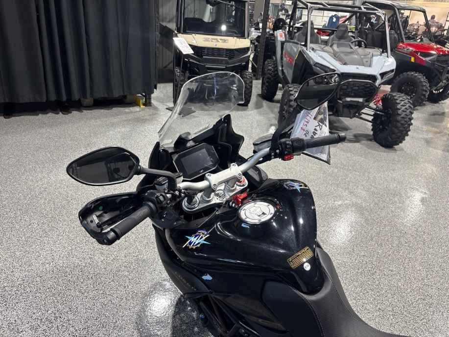 2023 Mv Agusta Turismo Veloce Lusso Scs alt