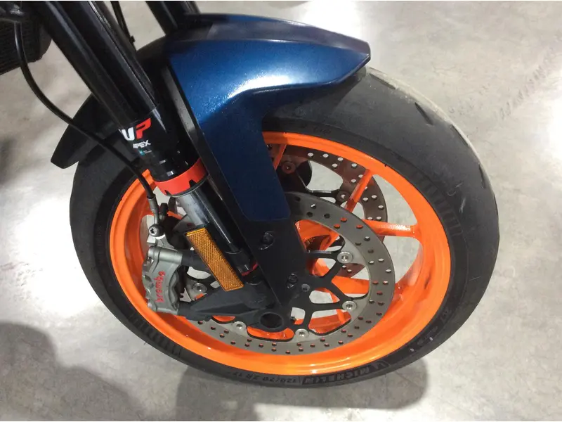 2023 KTM DUKE 890R thumbnail 8