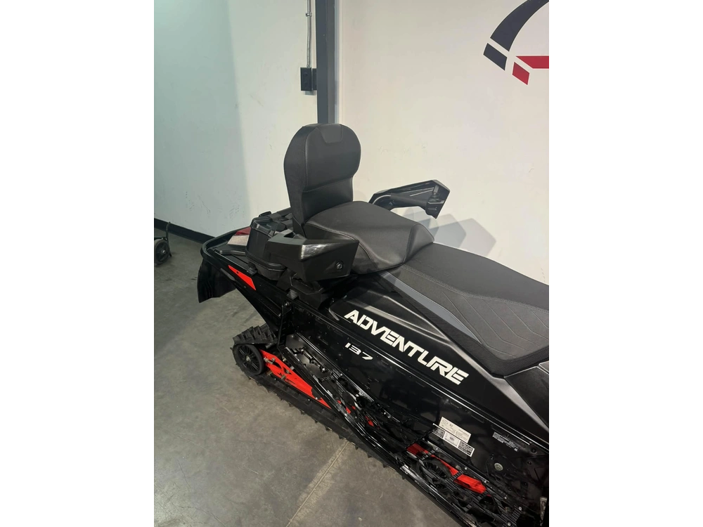 2024 Polaris 650 Indy Adventure 137 Démo alt
