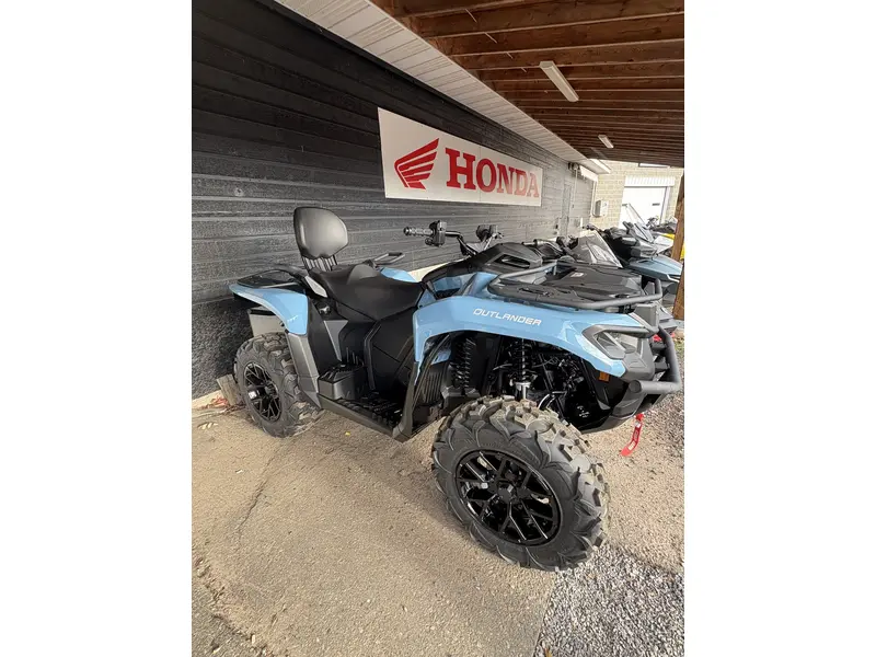 2026 Can-Am OUT MAX XT 700