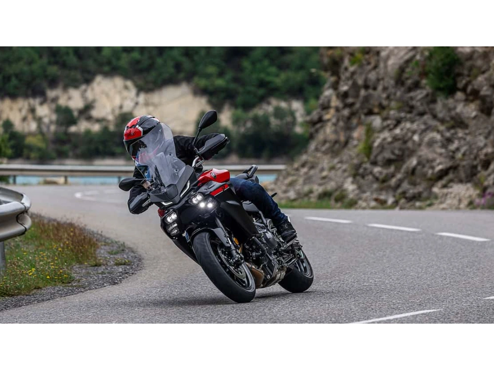 2025 Yamaha Tracer 9 Y-amt alt